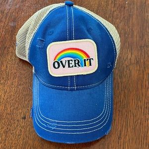 Judith March Over it hat